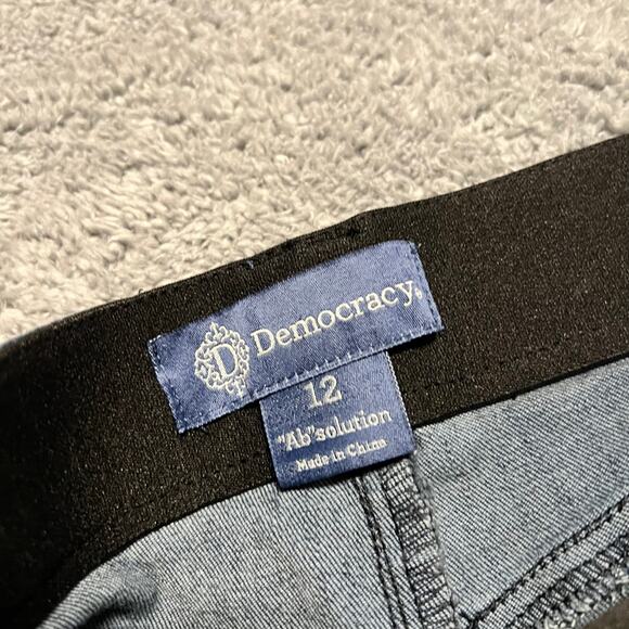 Democracy Jean Shorts Womens 12 Bermuda Mid Rise Stretch - Picture 3 of 9